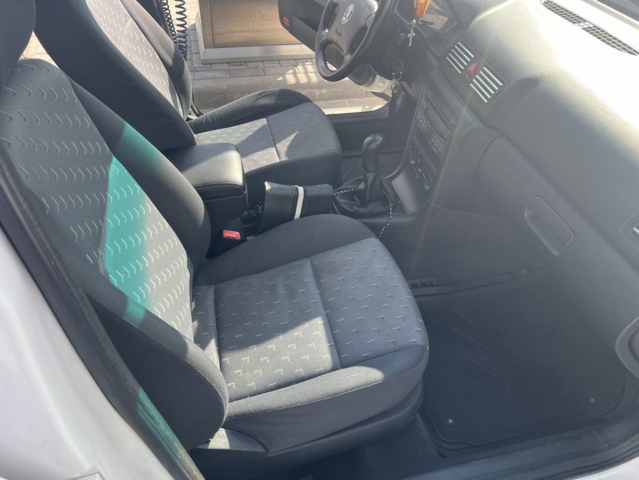 Шкода октавіа  тур.                                                  .