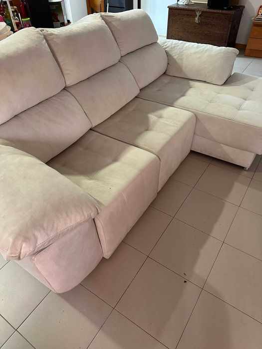 Sofá com chaise longue