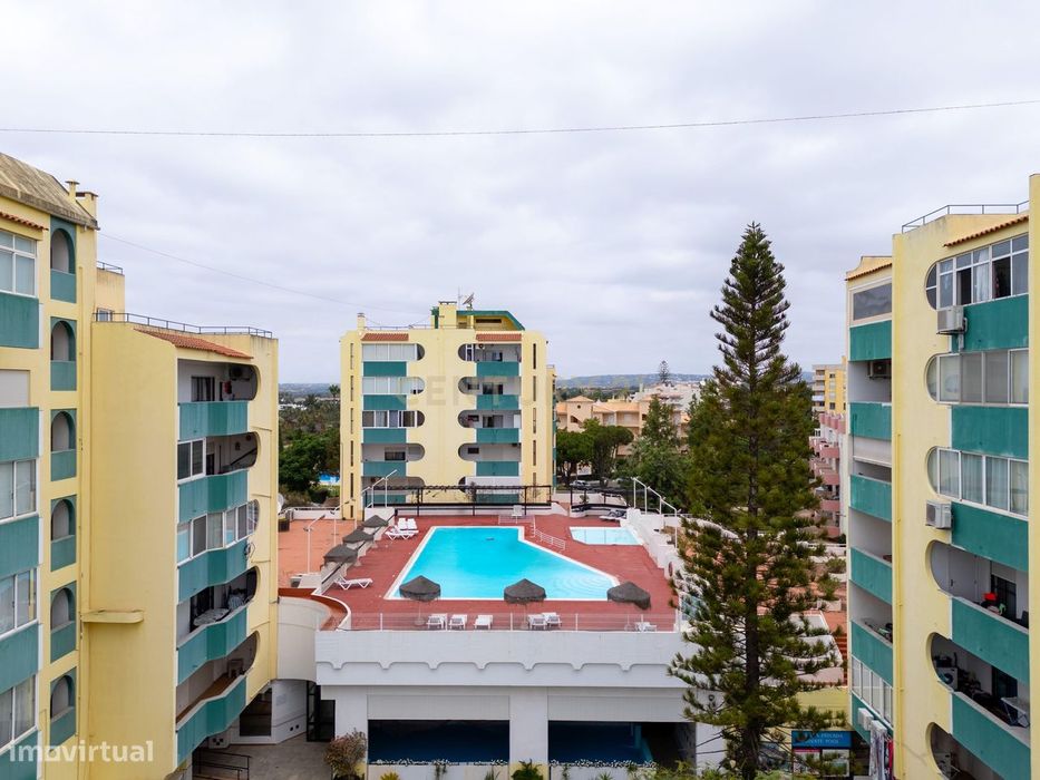 Apartamento T1 com varandas e vista mar no Parque das Amendoeiras — Vi
