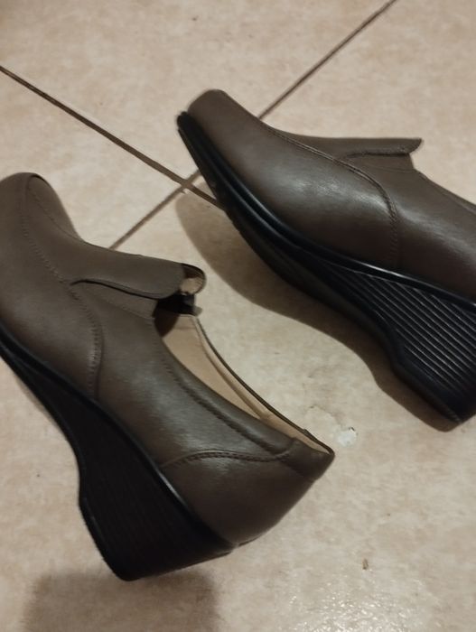Buty damskie kolor khaki