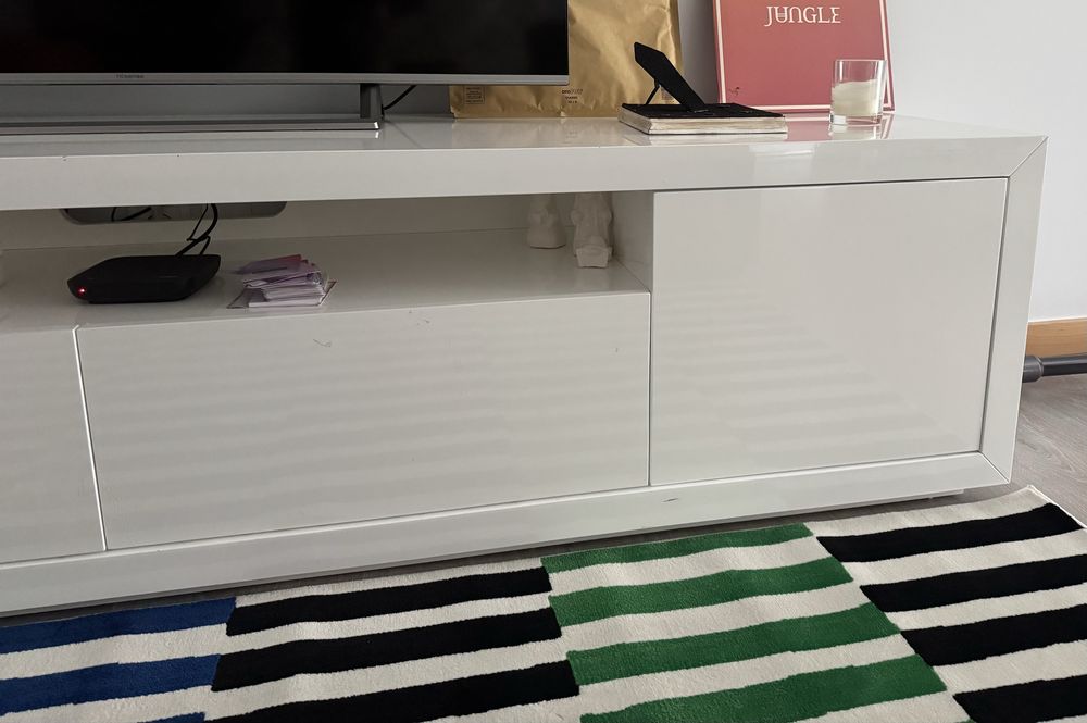 Movel Tv com 218cm