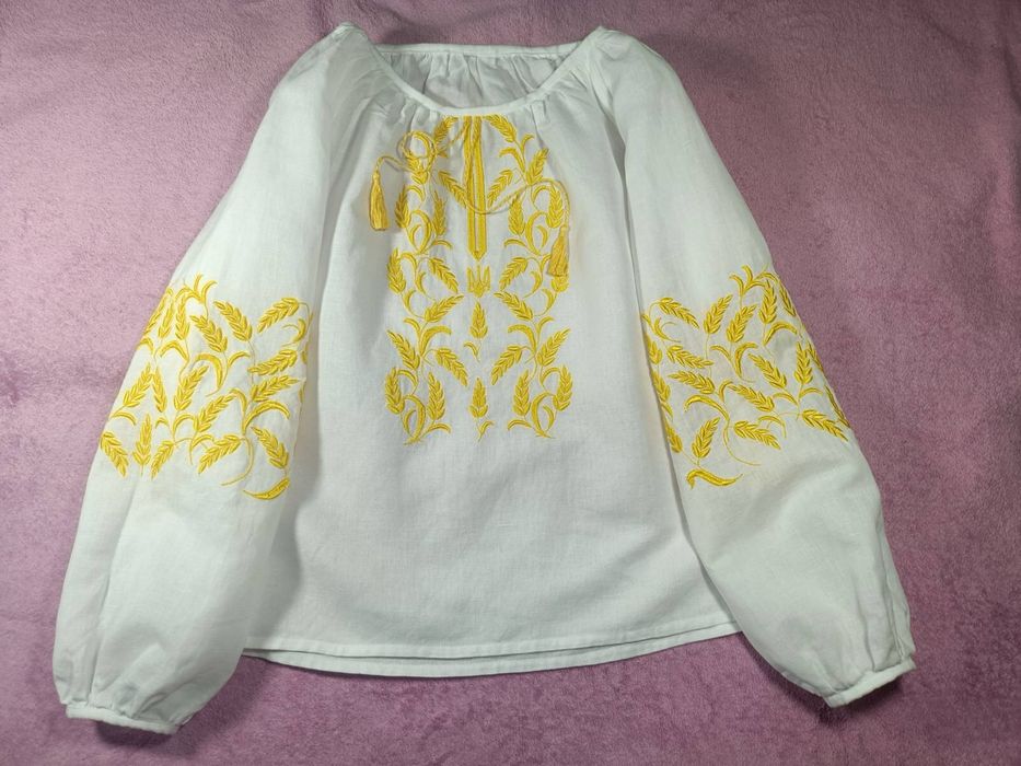 Жіноча вишиванка. Натуральна тканина. Розмір S+-. Індивідуальний візер