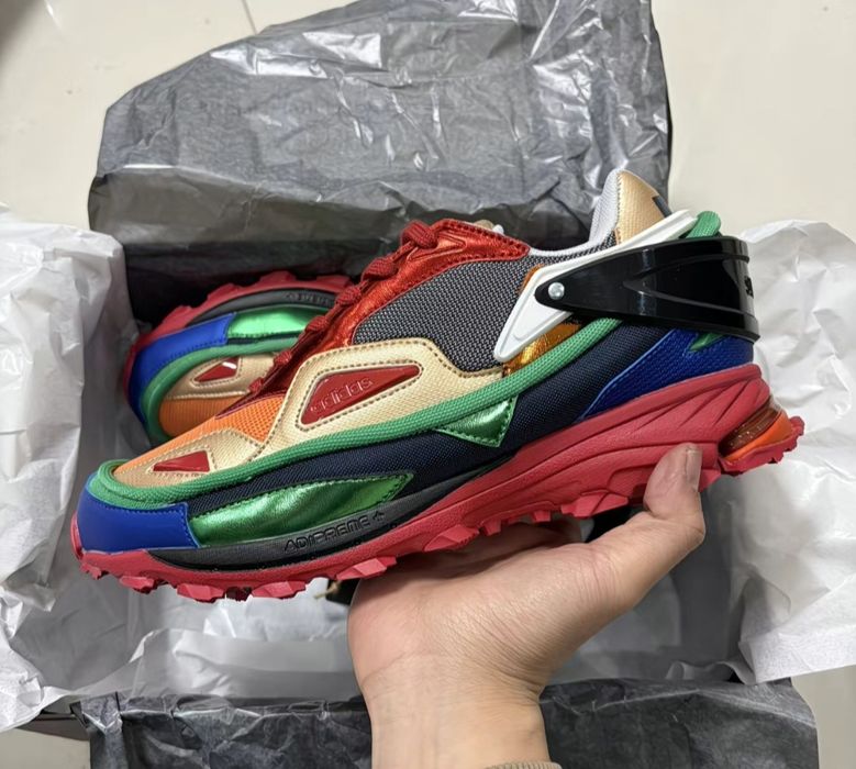 Кроссовки Adidas × Raf Simons Response Trail.