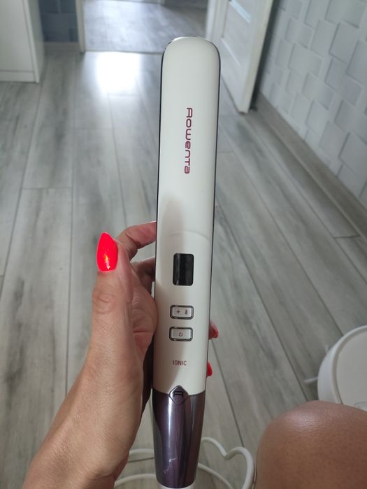 Prostownica Rowenta SF4655 ceramiczna joni