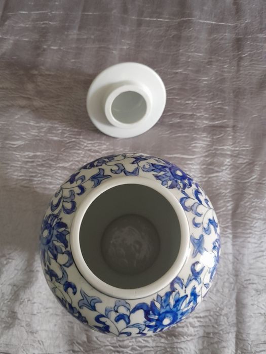 Pote decorativo em tons de azul