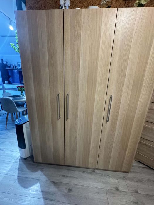Szafa pax 150cm stan bardzo dobry kolor dab bejcowany na bialo z oswietleniem led