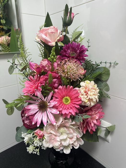 Kompozycja do wazonu na cmentarz kwiaty