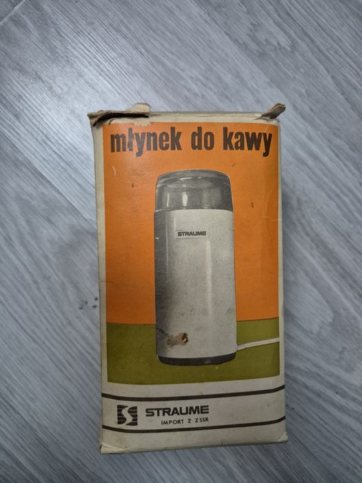 Młynek do kawy STRAUME – PRL / ZSRR – oryginał – niesprawny – z pudełk
