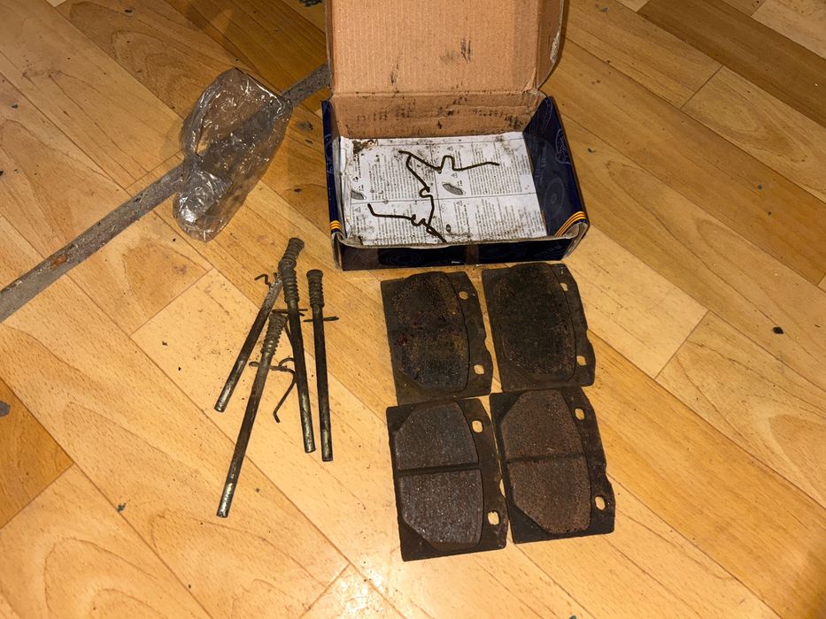 Передние тормозные колодки ВАЗ 2101-07