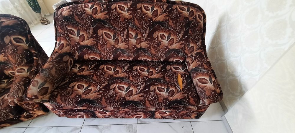 Диван з двома кріслами