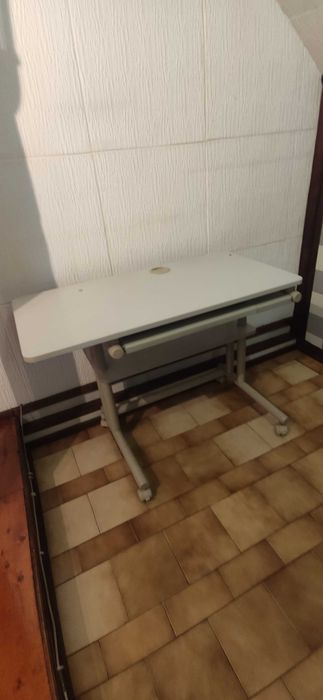 Sprzedam biurko komputerowe 99 cm
