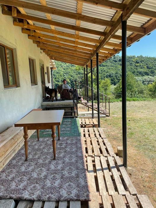 Будинок біля Дністра.