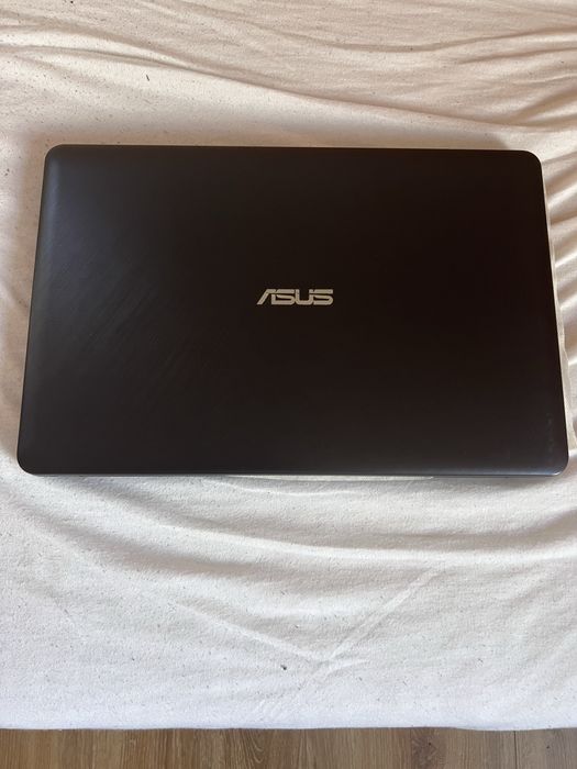 Laptop notebook asus vivobook intel celeron n4000 4GB ram 240GB W10