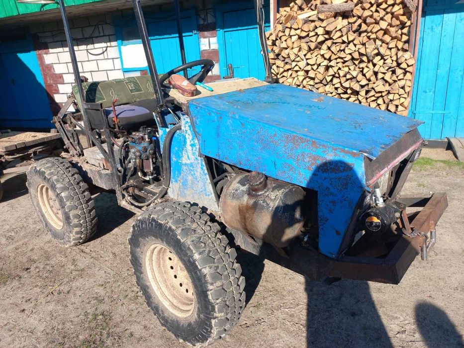 Чудовий Трактор в певному ходу