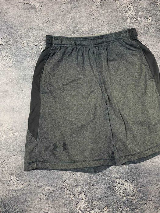 Шорти Under Armour. Розмір M