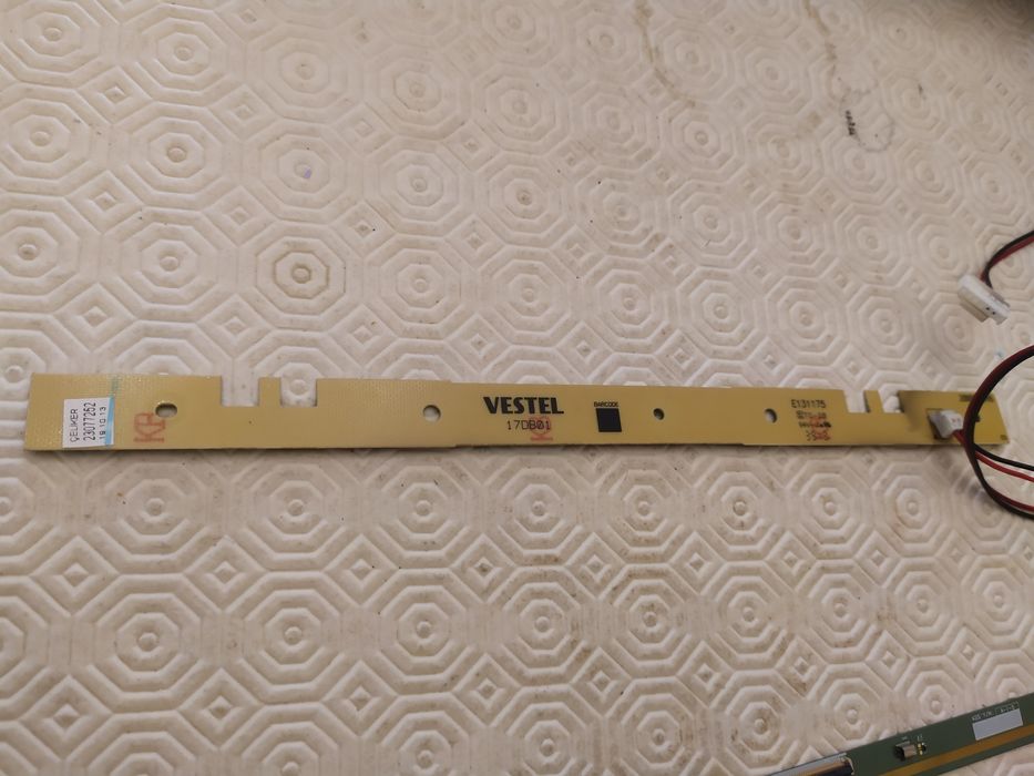 Diversas peças de televisão kunft 32"
