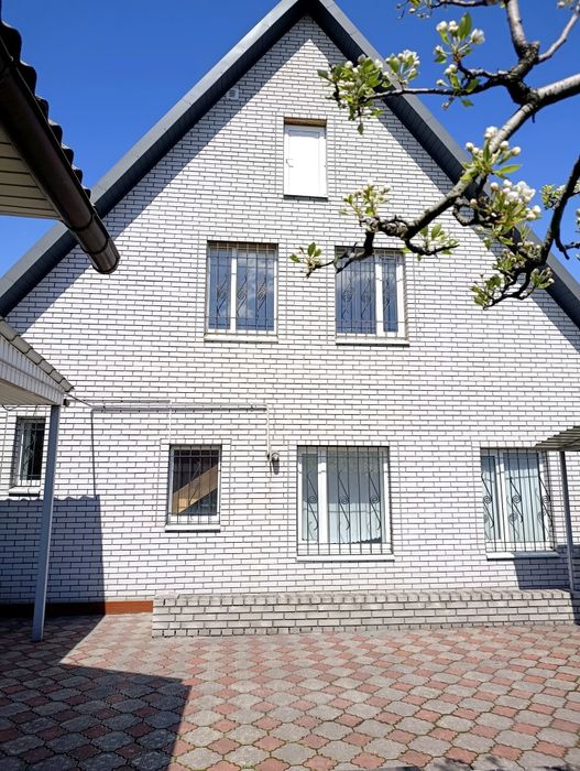 Продам 2 поверховий Новий будинок
