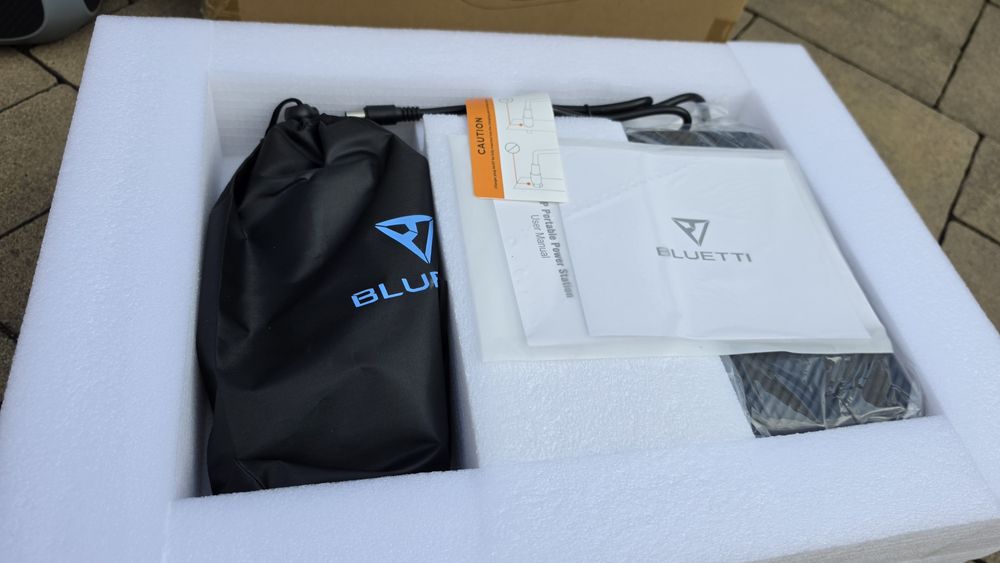 BLUETTI ac200p зарядна станція