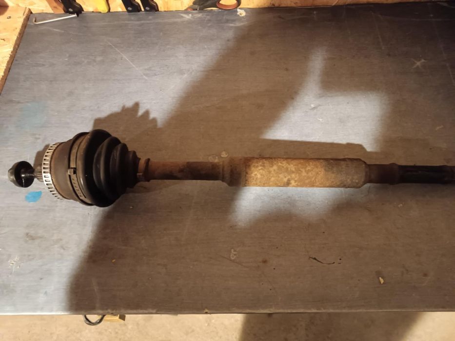 Półoś napędowa lewa VW passat B5 fl