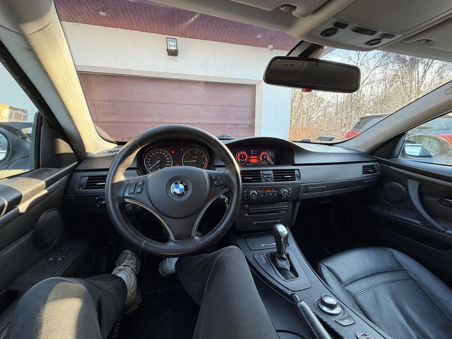 BMW E92 320D automat • Bogate wyposażenie • 2 komplety kół • 243 tyś
