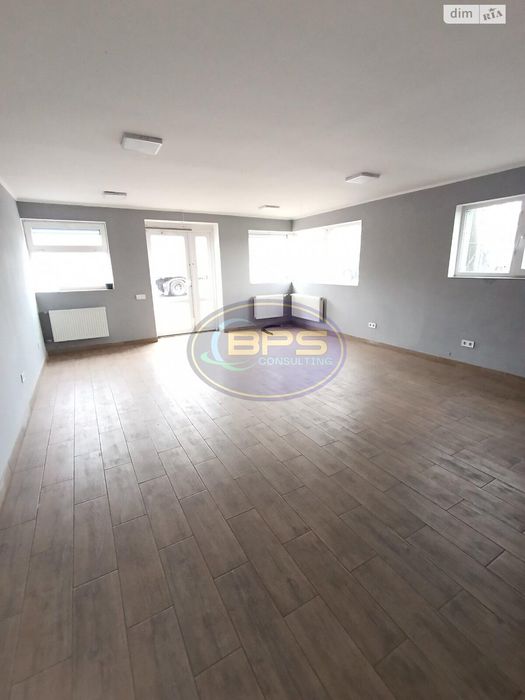 Приміщення під аптеку/центр видачі товарів.