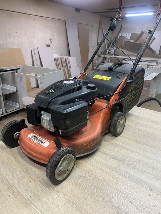 Газонокосарка oleo mac G series на двигуні k500 ohv 140cc