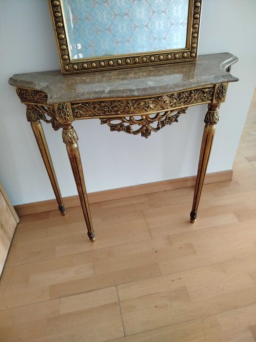 Antiga e lindíssima Credência e Espelho