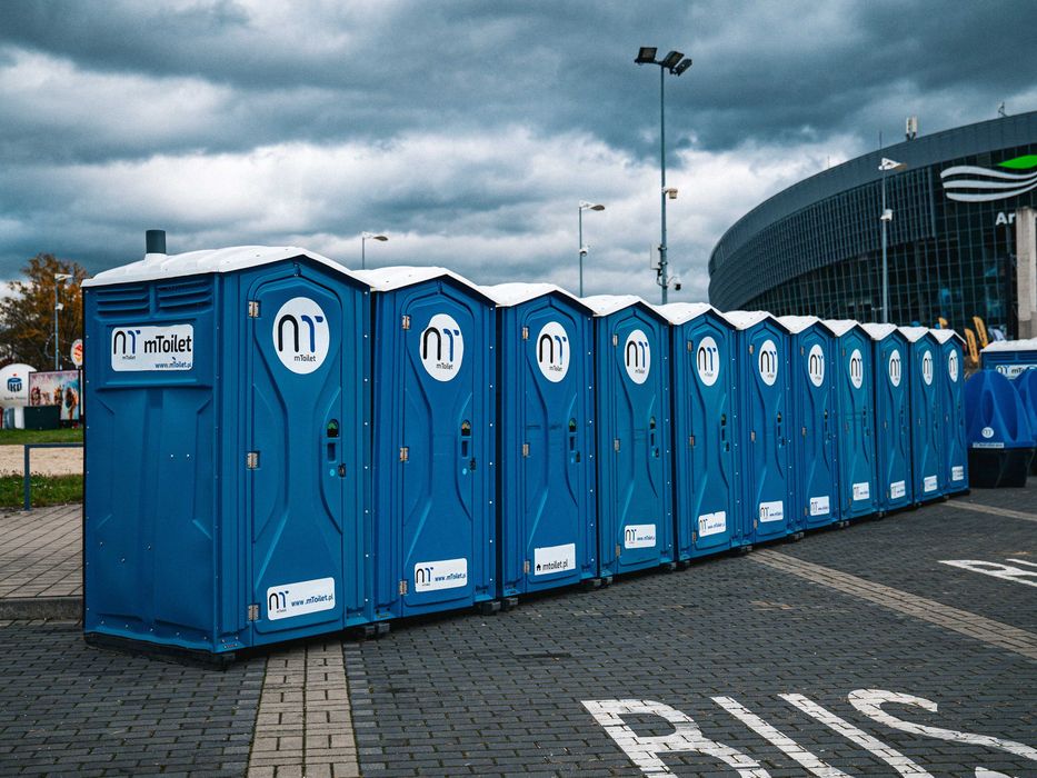 Toaleta przenośna wynajem toalety toalet kabina wc na budowę imprezę