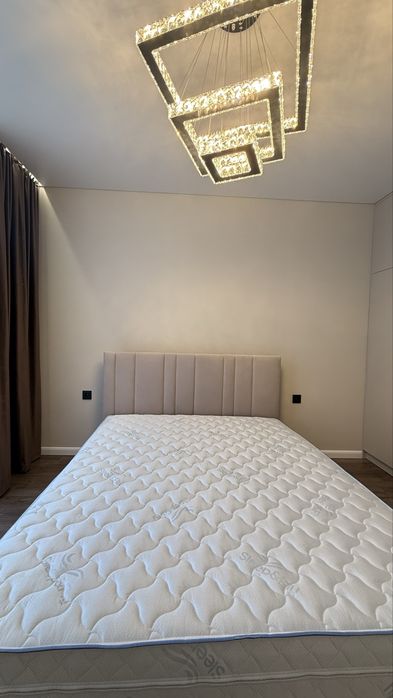 Оренда 2-х кімнатної Crystal.