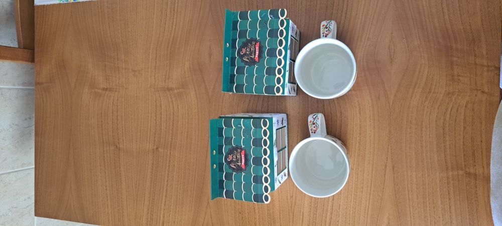 2 Canecas Natal nunca utilizadas.