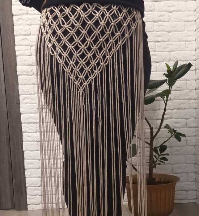 Пояс хустка припинда виконана у стилі макраме