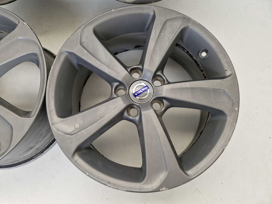 Koła felgi aluminiowe Volvo V40 II 7,5J ET52,5 17" 5x108