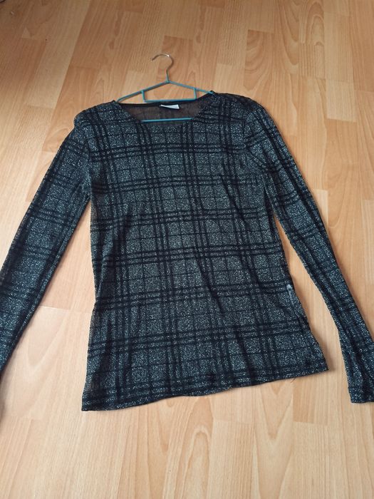 Brokatowa bluzeczka M 38 elastyczny materiał dopasowana lekkamgiełka