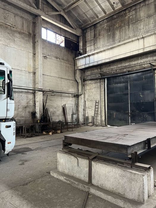 Цех, производство, мех. работы. Мостовой кран. Мощность до 500 кВт.