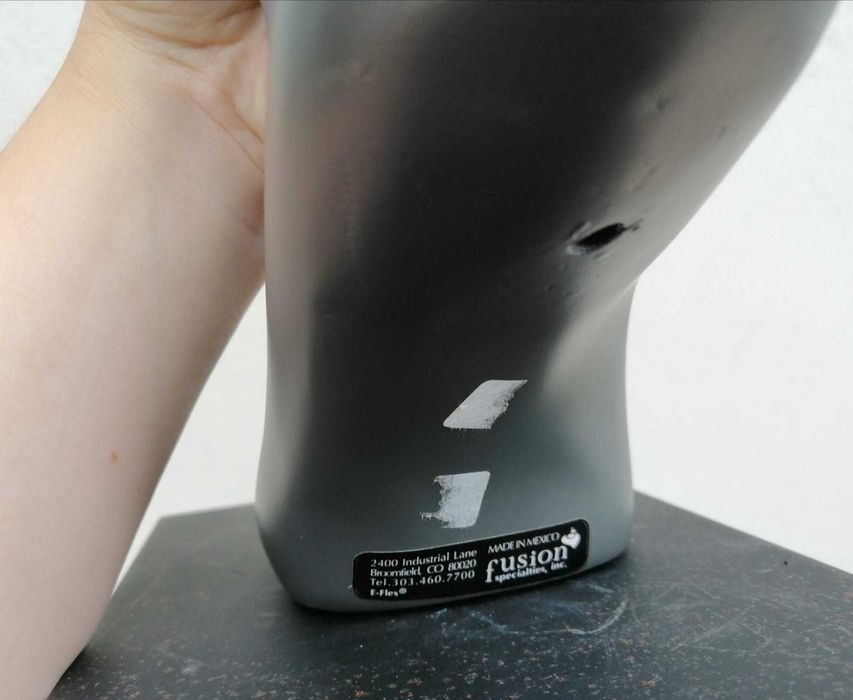 Pé manequim marca Fusion com iman