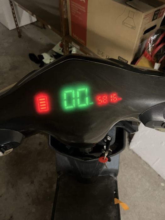 Scooter eletrica em muito boas condiçoes