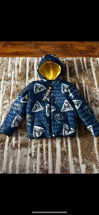 Kurtka  chlopięca  Guess roz 12 , 152 , Unisex - Okazja