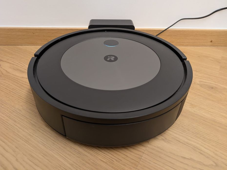 Robot aspirador iRobot Roomba® j7 com ligação Wi-Fi