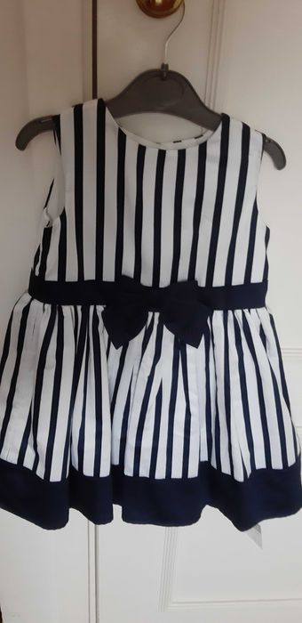 Vestidos novos - 18 meses e 2 anos
