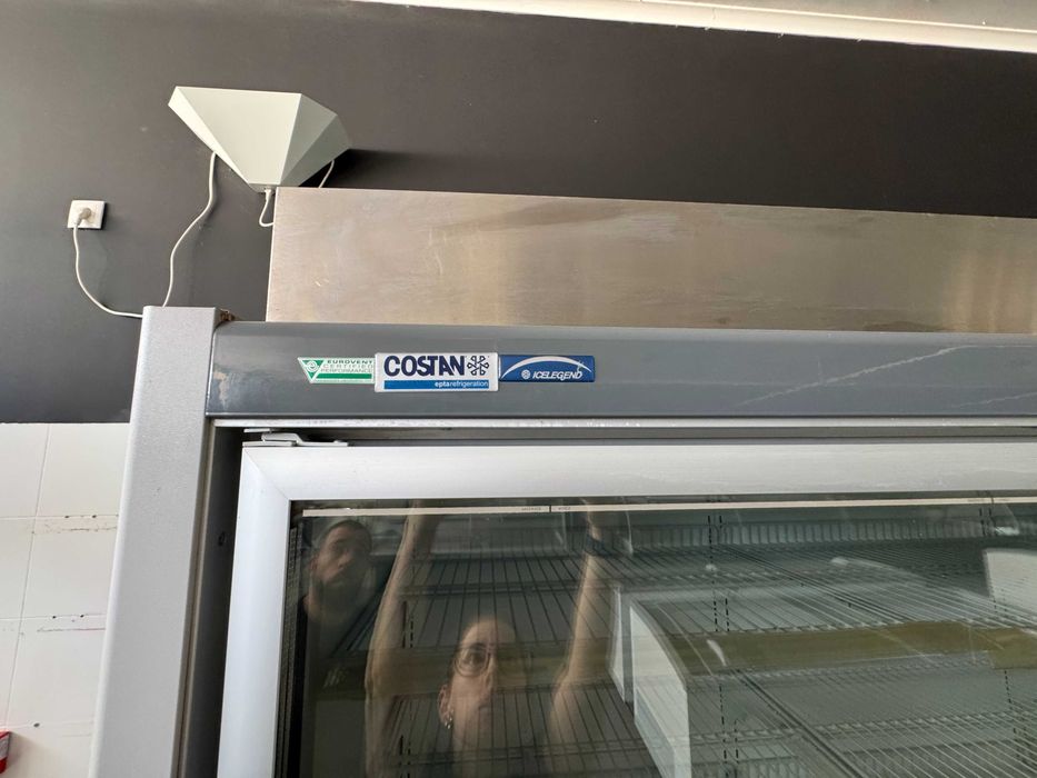 Arca de Congelação Profissional para Exposição - 10,35m x 1m x 2,2m