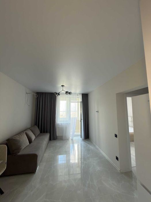 Продажа 1-комнатной квартиры в ЖК Скай Сити по улице Варненская.