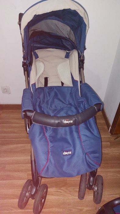 Carrinho de bebé completo Chicco + ovo + alcofa + base + acessórios