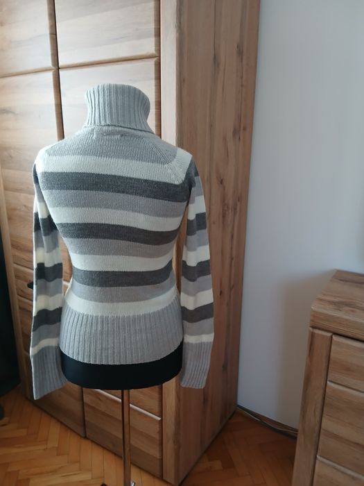 Golf damski  w paski  białe i szare S  Basic Style