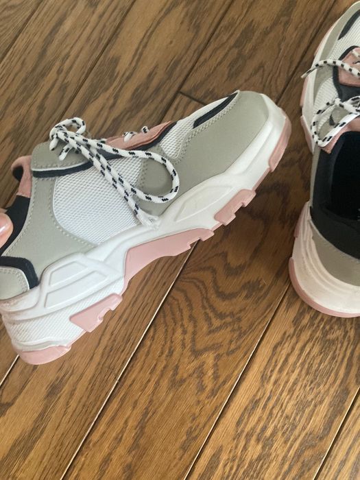 Kolorowe sneakersy, rozmiar 38, sinsay adidasy na koturnie