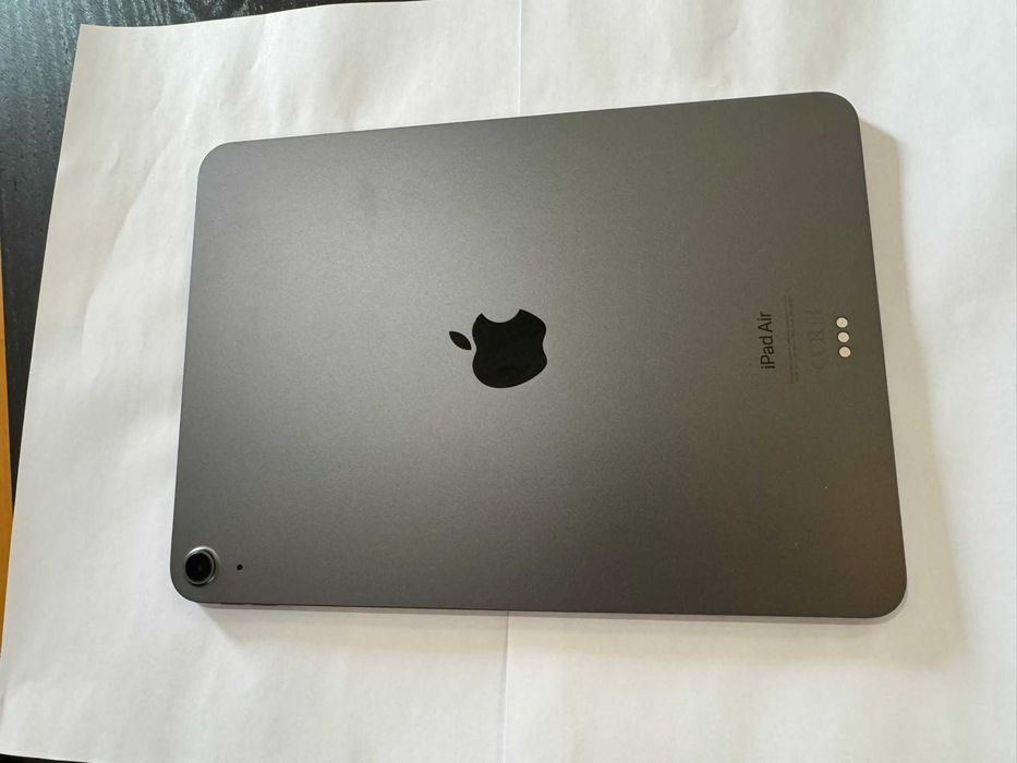 Apple iPad Air 5 256GB WiFi NOVO | Seguro Multi-Garantia até Jun/2027