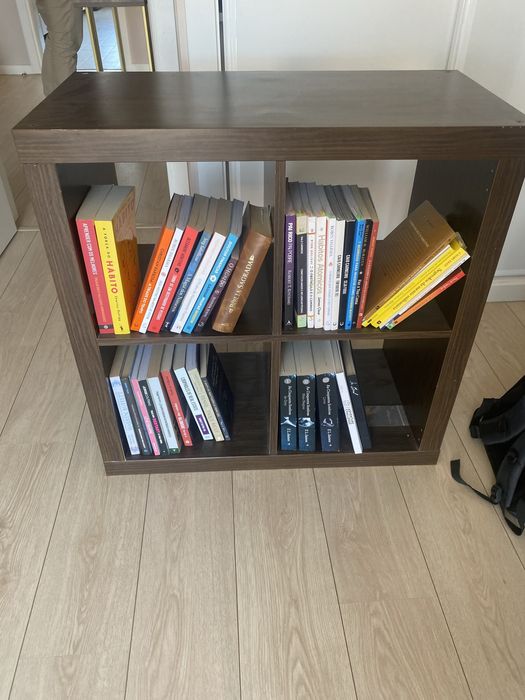 Armario castanho ikea + suporte branco