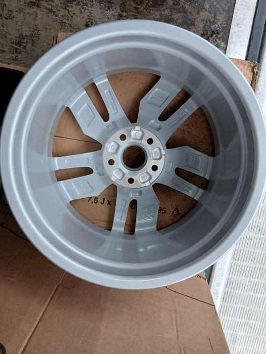 Nowa felga Audi Q5 18 cali