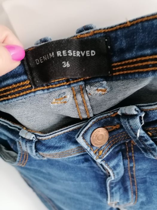 Jeansy skinny Reserved
