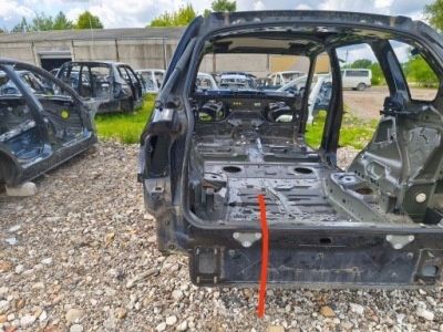 Чверть Е70 Х5 четверть кузовщина шматок  кузова перед зад права ліва частина крило бочина передок задниця
