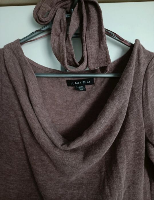 Sweterek sukienka Amisu 36, dekolt woda, z paskiem